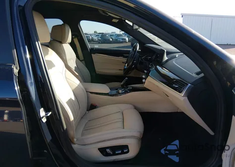 2018 BMW 530E Iperformance z USA, uszkodzony, nr VIN WBAJA9C50JB033855